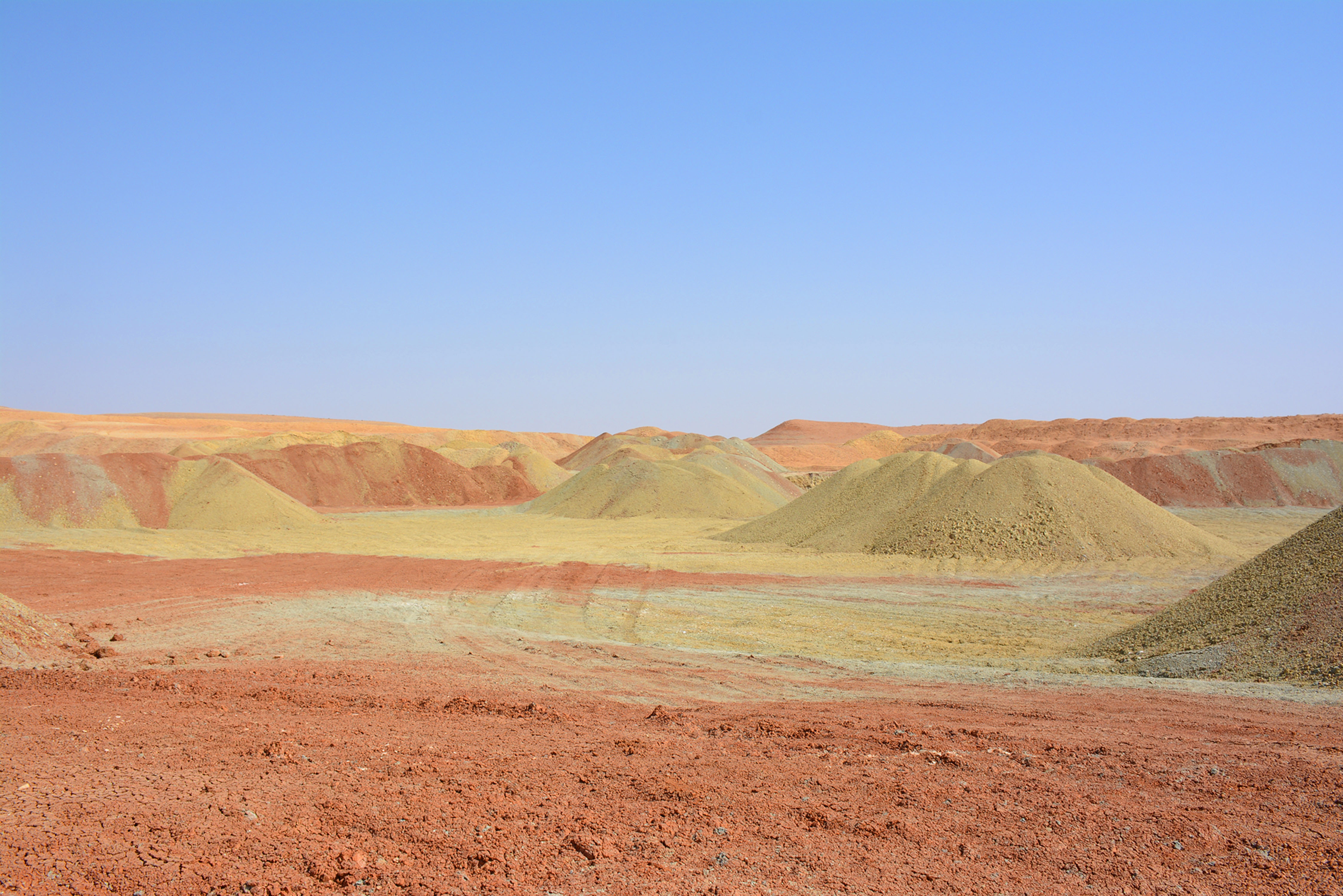 惠爱平-《探寻戈壁深处藴藏千年的“宝藏”—凹凸棒石》