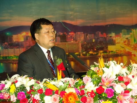中国化学会催化委员会主任、国际催化理事会副主席李灿院士致辞